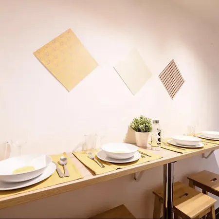 Sunny 2Br With Balcony At Szoevetseg Street Appartement Boedapest Buitenkant foto