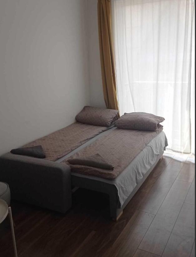 Sunny 2br With Balcony At Szoevetseg Street Будапешт